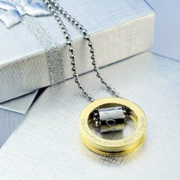 彼氏へのファッションギフト メンズチタンネックレスペンダント