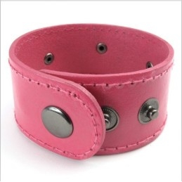 魅力的なデザイン美しい色彩優れた品質のチタンレザーバングル