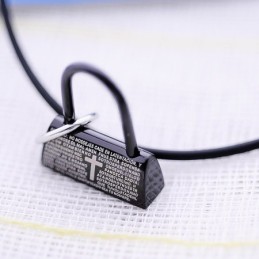 聖書の言葉と十字架がデザインされたおしゃれなブラックロックチタンネックレスペンダント