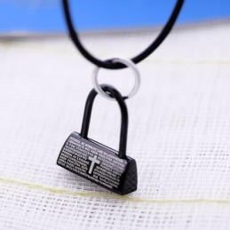 聖書の言葉と十字架がデザインされたおしゃれなブラックロックチタンネックレスペンダント