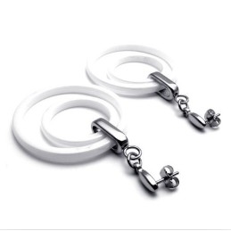 最新技術の純白で安定した品質のチタンイヤリング