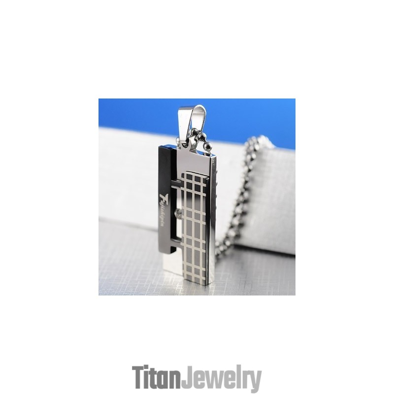 お友達へのファッションギフト チタンネックレスペンダント