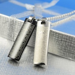 聖書の言葉が刻まれた恋人たちのチタンネックレスペンダント