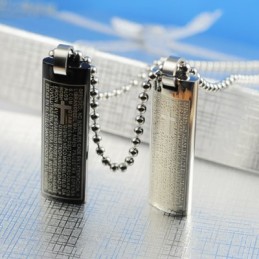 聖書の言葉が刻まれた恋人たちのチタンネックレスペンダント