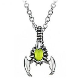 世界的に有名な男性用チタンネックレス