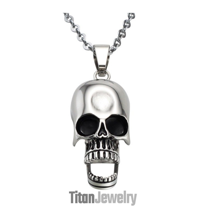 安定した品質のスカルチタンネックレス