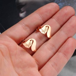 世界中で売れている女性用キツネ型チタンイヤリング