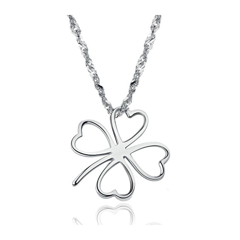 使いやすい女性用クローバー型プラチナメッキチタンネックレス