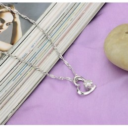 安定した品質の女性用プラチナメッキチタンネックレス（ダイヤモンド付き）