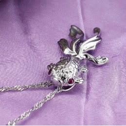 使いやすい女性用魚型プラチナメッキチタンネックレス