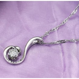 高品質の女性用フェニックスシェイププラチナメッキチタンネックレス