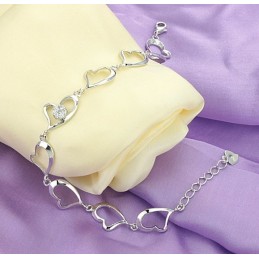 品質と量を保証する女性用スイートハート型プラチナメッキチタンブレスレット（ダイヤモンド付き）