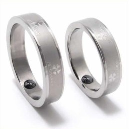 四つ葉のクローバー 5mm チタンリング