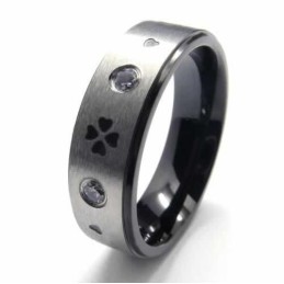 四つ葉のクローバーダイヤモンドセット 6mm チタンインレイリング