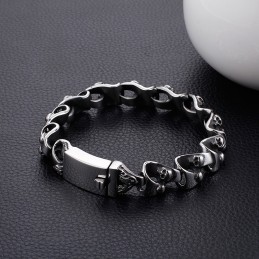 クールでシックなメンズ向けスカルチタンブレスレット