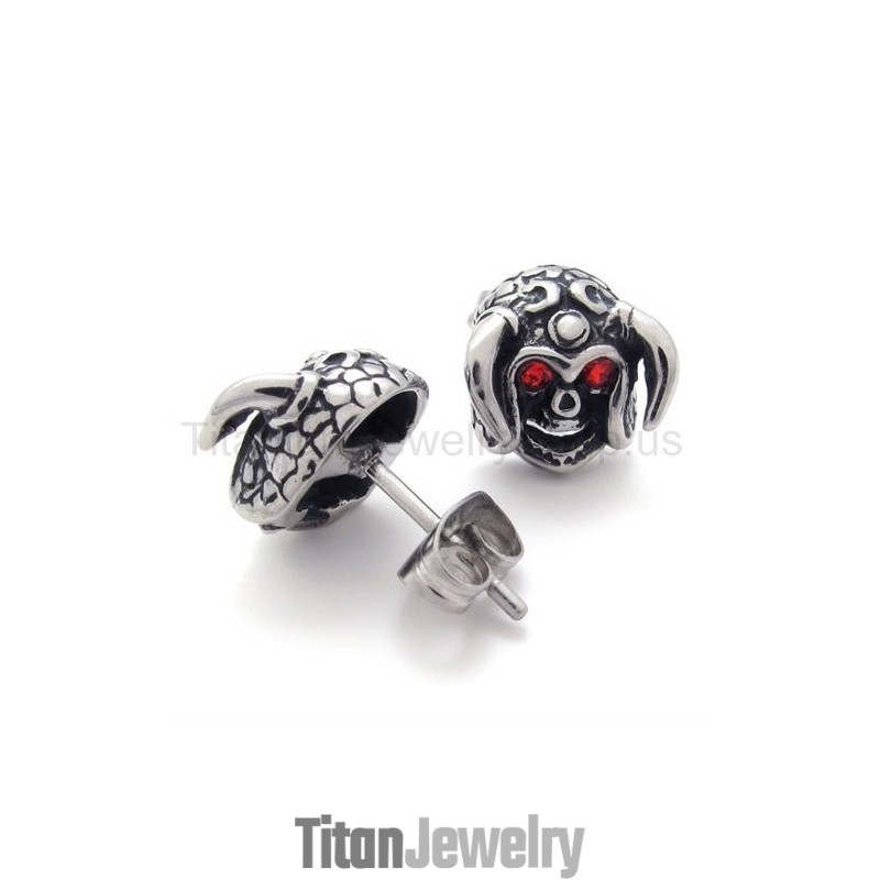 赤い目をした牛の頭蓋骨のチタン製イヤリング