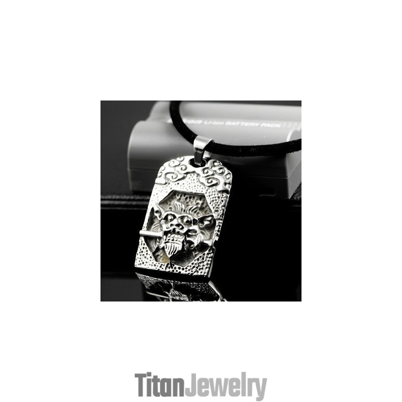 クールな男性のためのユニークなスカル純チタンネックレスペンダントギフト